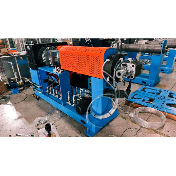 Silicone Rubber Extrusion Machine with AC Variable Frequency Drive, 38CrMoAlA Alloy Steel Screw and Barrel, and Precision Ground Gearbox