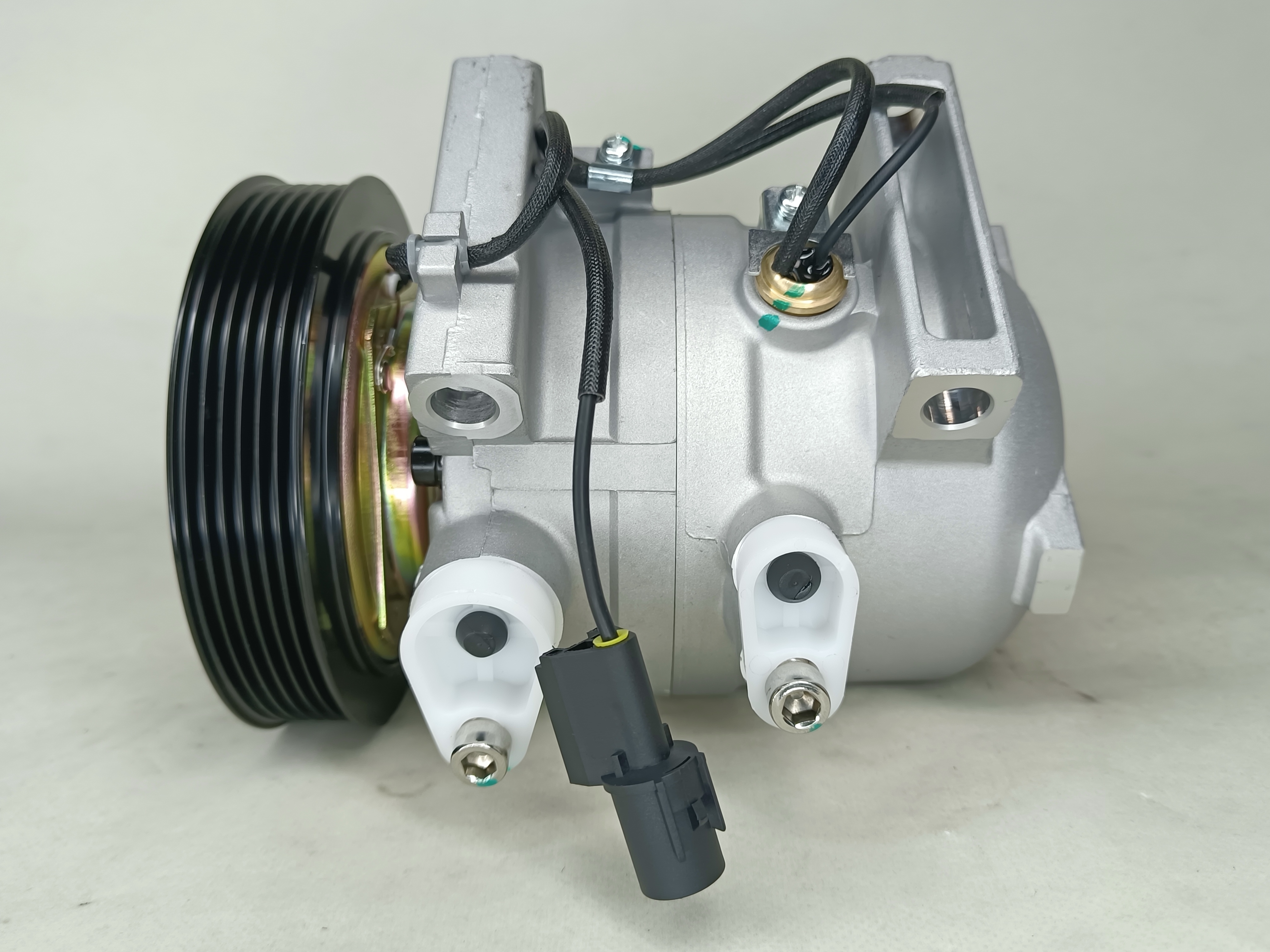 Auto AC Conditioning Compressor For Nissan Sunny Almera Classic2008 1.6I 27630-95F0B/27630-95F0A