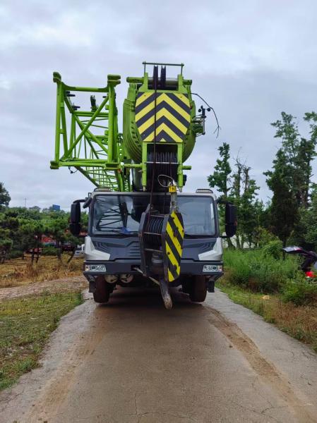Grúa autocargante Zoomlion ZTC1100V7-1 de 110 toneladas de 2023, pluma de 75 m