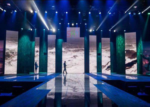 40000 Dots / Sqm Vivid Image Full Color Indoor Led Display Epistar Smd Portable