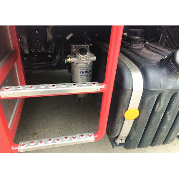 2200L watar and 500L Foam Tender Fire Fighting Truck With Imported Chassis 5 Seats