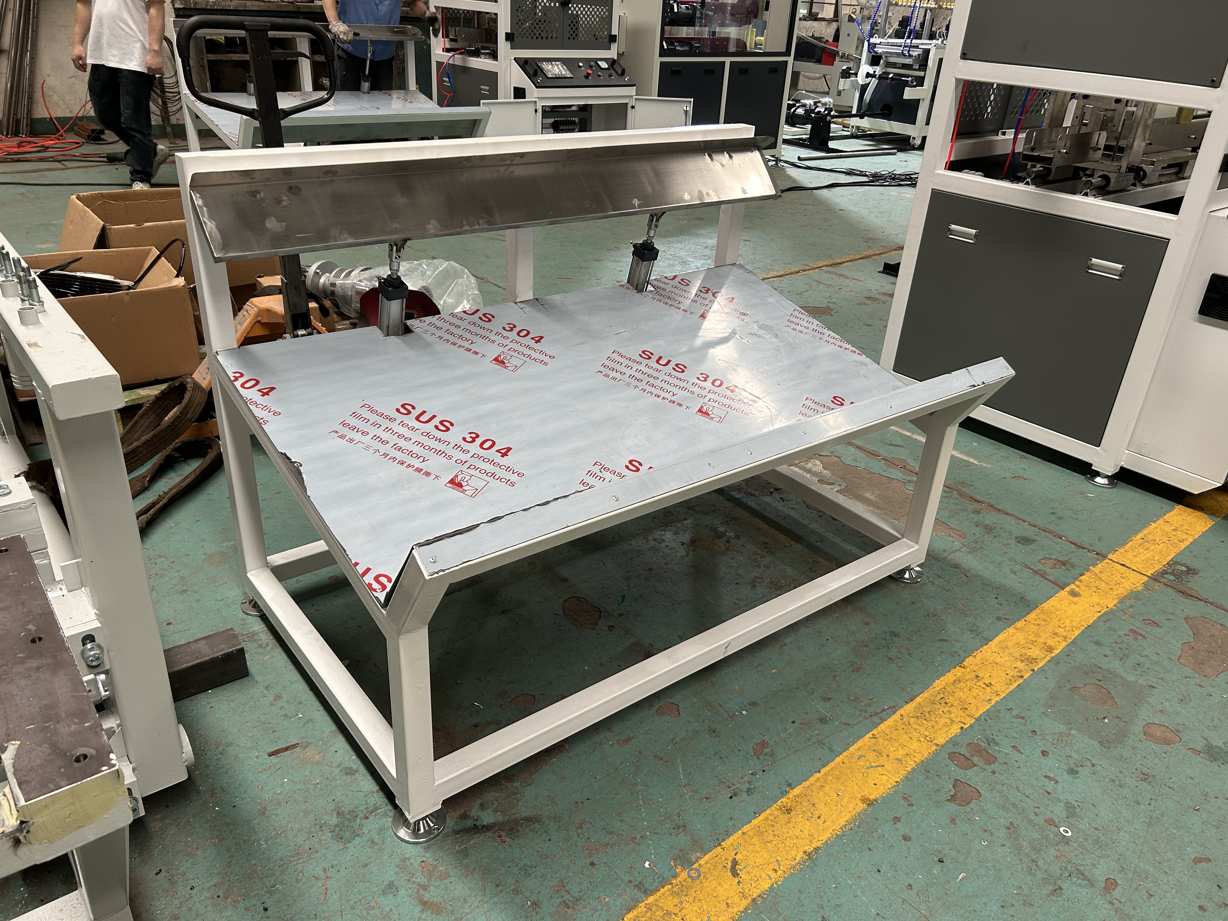 Designed PVC Price Tag Holders extrusion machine with CE certificate