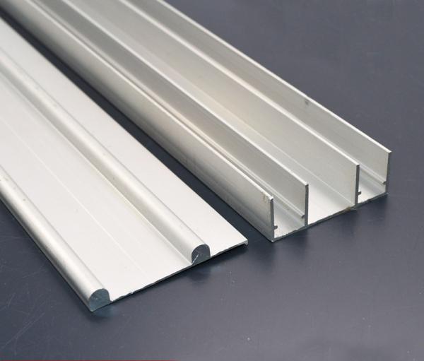 8 - perfil 10um industrial de alumínio anodizado natural com processamento fazendo à máquina do CNC