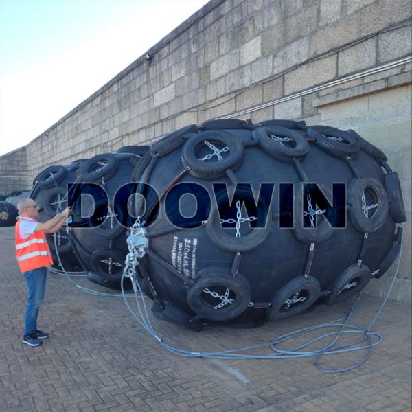 Ailes d'amarrage de bateau d'amortisseur en caoutchouc gonflable de Yokohama