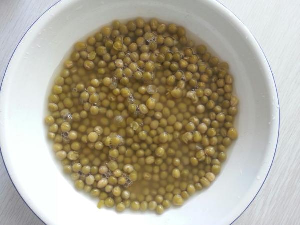 Nutrição enlatada na água, obscuridade enlatada das ervilhas doces das ervilhas secas - cor verde