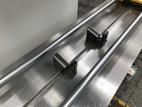 Винт шарика/круглая Адвокатура выправляя Workpiece машины 80T 4m прессы