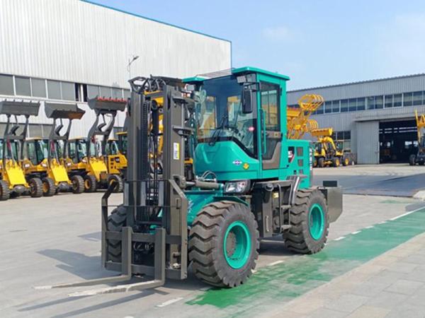 Durable off-road forklift truck 4.5ton 4x4 rough terrain forklift truck price