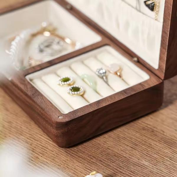 Durable wood jewelry storage box Ring Jewelry Packaging box Custom logo Walnut jewelry box