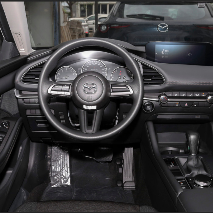 Бензин небольшой машины варианта 2.0L Changan Mazda 3 Axela 2022 автоматический умный