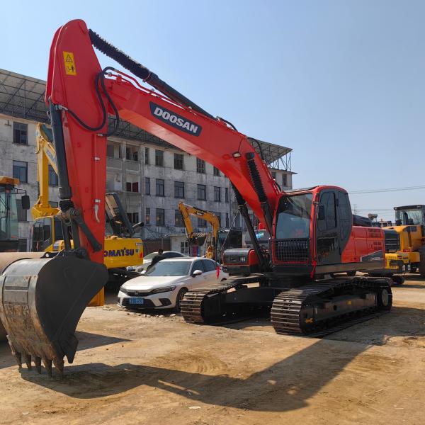 Korea Brand Doosan DX225 Used Excavator 22 Ton Crawler Hydraulic Digger with 1.28m³ Bucket Capacity