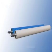 Roller adhésif conducteur pour la production cinématographique, bordure d'une dureté de 20-40°
