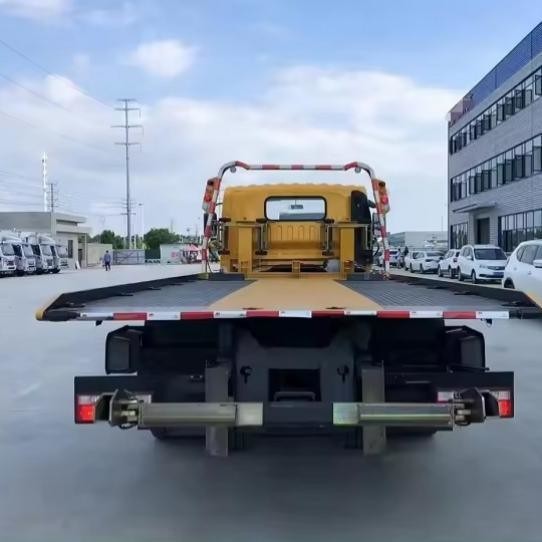 3815mm Wheelbase Popular Dongfeng Euro 3 Tow Diesel Wrecker Tow Recovery Truck Wrecker