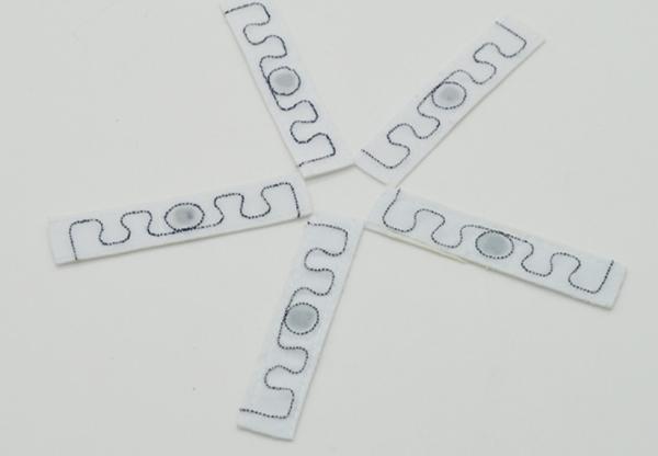 Fabric Commercial Laundry Tags / Anti Static Adhesive RFID Tags 860 - 960MHZ