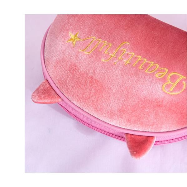 Web celebrity small portable cute girl instagram style super fire goods large capacity plush makeup bags