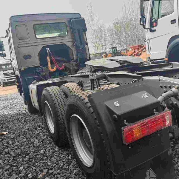 Chinese 9T LDH Used Tractor Trailer Sinotruk Howo 371 375hp manual diesel
