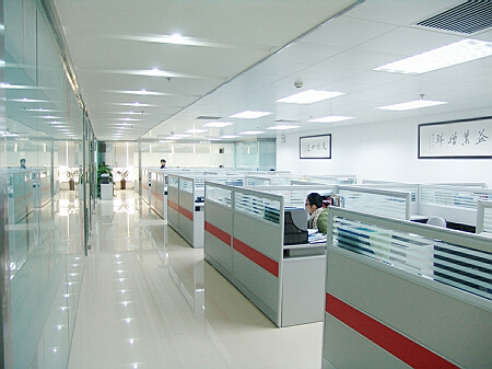 NO Plugs Type Newly Designed 42/150Gold Titanium Microneedle Hydra Stamphydra Roller for Skin Rejuvenation