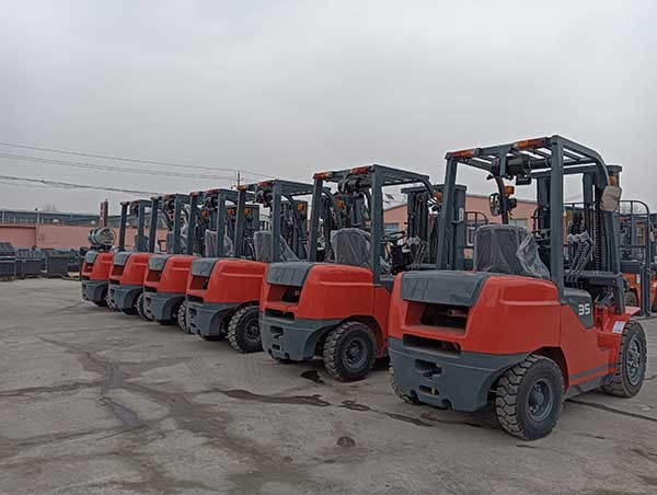 3500kg Counter Balanced Lift Truck FD35 Diesel Powered Forklift Japanese Engine