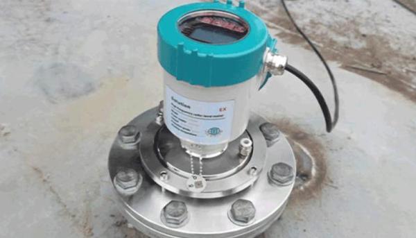 CAF L329-B805 High-temperature and corrosive liquids with vapor or foam radar level gauges  high speed by the chip circuit the height of the target to be measured is determined from this calculation