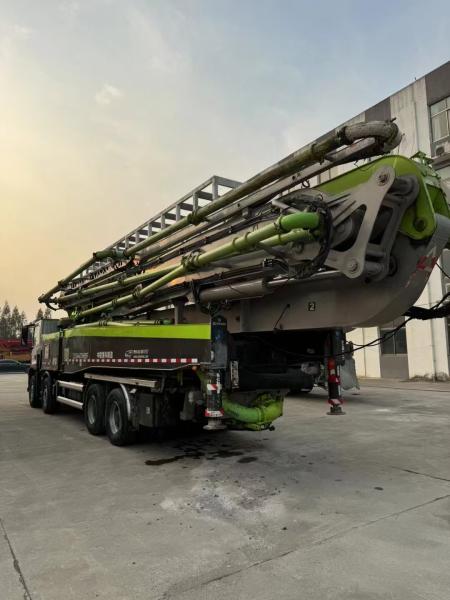 2022 Less Used Zoomlion Open Type Used Concrete Pump Truck 62m With Mercedes Benz Truck