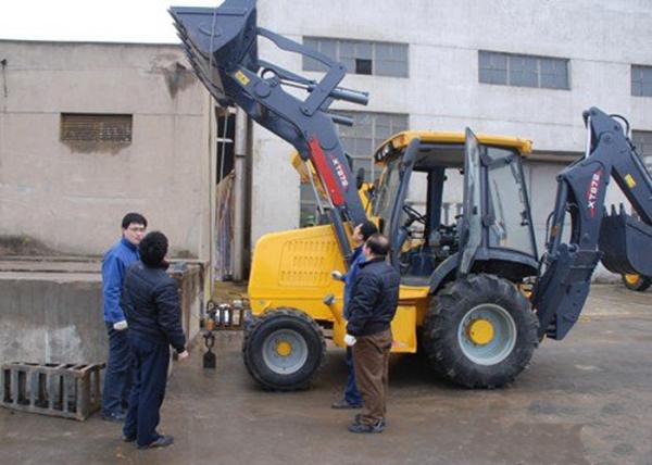 Cummins Diesel Engine Big Compact Tractor with Backhoe 82KW Power Low Maintenance