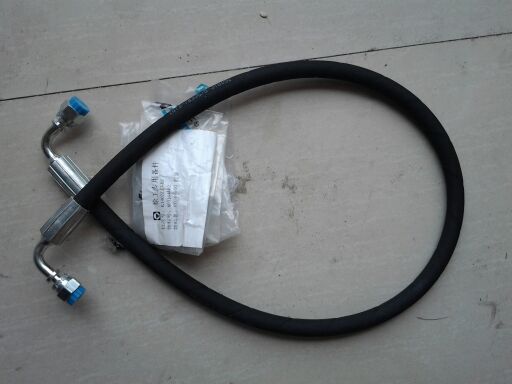 High quality rubber tube for XCMG truck crane QY25K5-I, XCMG truck crane spare parts