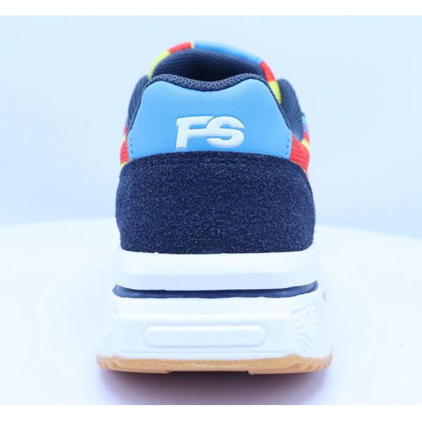 Sneaker shoes of cool classic sporty style, Air mesh lining and cushioned insole