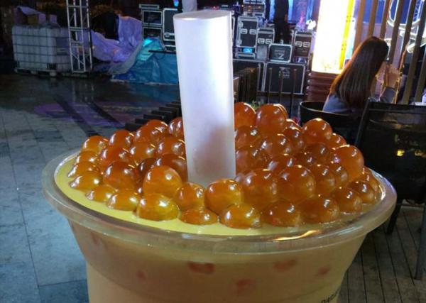 Outdoor Decorative Fiberglass Resin Statues Large Size Bubble Tea Cup Sculpture