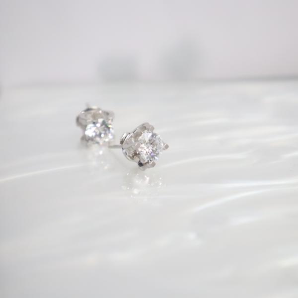 Classic 1 Carat Lab Grown VVS 1 Round Cut Diamond 18K Gold Stud Earrings Wholesale Jewelry for Weddings and Parties Men Women