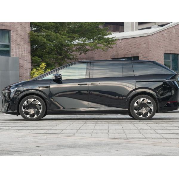 Xpeng X9 's Best Large MPV EV Car with 702Km Ultra Long Range and Fast Charge Time