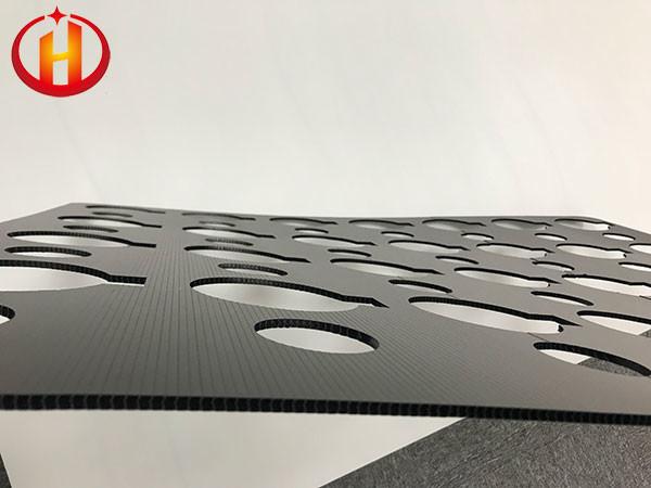 Anti Fire Black Corrugated Plastic Layer Pads With Holes