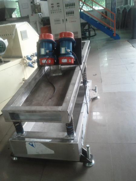 Máquina de reciclagem plástica da pequena escala, cortando o tipo plástico que recicla a planta de lavagem