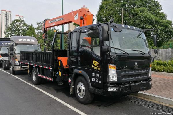 Sinotruk HOWO 4X2 Grue montée sur camion 154 chevaux Euro 3