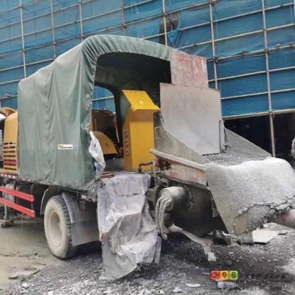 Shacman 10018 Concrete Pump Truck Mounted HOWO Chassis  9~18Mpa