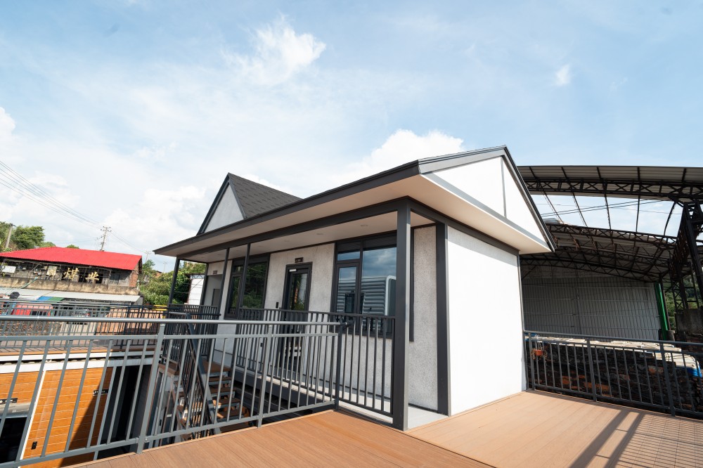 Yoncheng Quality Choice Lightweight Innovative Prefab Modular Triangular Wooden Steel Structure House Modern Design Customizable