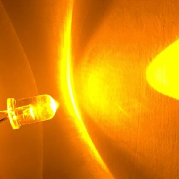 Furo 5mm 45deg 0.5W 590nm Amarelo 30000mcd Super Brilhante Para Guia Luz de seta