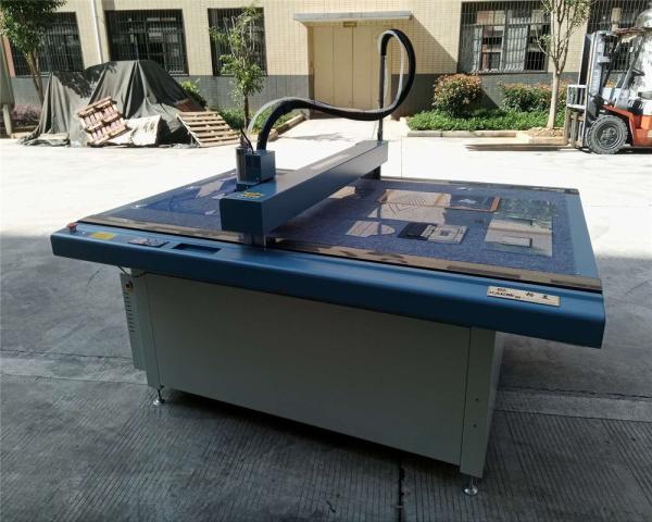 Cutting Cutting Plotter Paper/Vinyl Cutter Plotter Machine 1500*900mm Cutting Width