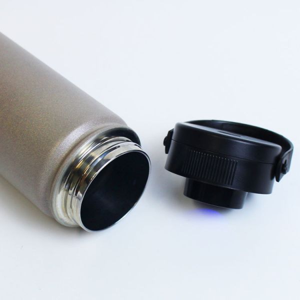 Bouteilles d'eau d'entraînement isolées à large ouverture en acier inoxydable avec stérilisation UV, couleur grise, poignée de transport et volume personnalisé de 500 ml, parfaites pour les sports de plein air