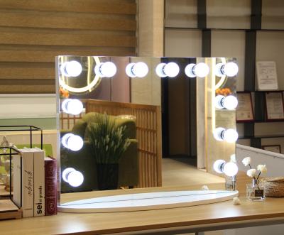 Espelho escurecível de acabamento branco de Hollywood com lâmpadas LED grandes para estância de beleza