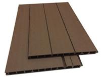 Decking extérieur ISO14001 de panneau de mur de WPC d'arrière-cour fait sur commande diplômée