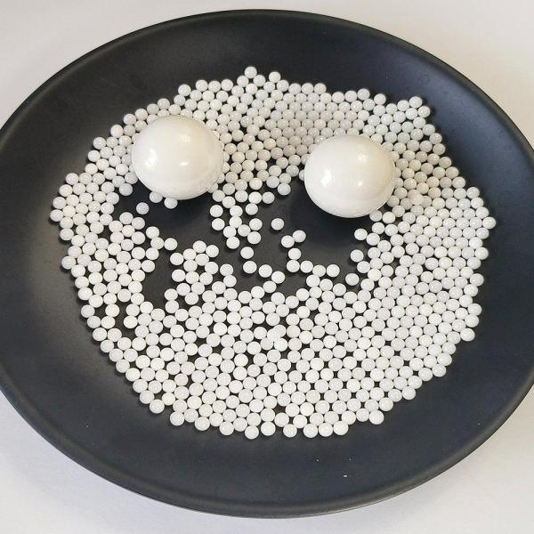 Industrial White Zirconia Beads 2.0g/Cm3 0.1mm-50mm Zirconium Oxide Fine Grinding