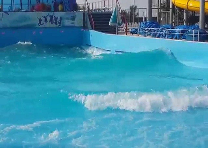 Цунами внешнего волнового бассейна Surfable курорта искусственное для семьи взрослых детей