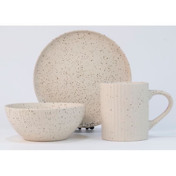 Dinnerware set