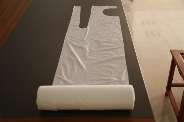 Disposable White Plastic Aprons On Roll Antibacterial For Painting / Coating Industry