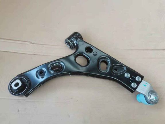 Geely Xingyue L High Strength Alloy Black Front Suspension Lower Swing Arm Assembly Used To Stabilize Body