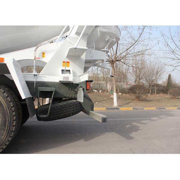 High Efficiency Hydraulic Pump Cement Mixer Truck For Construction Site