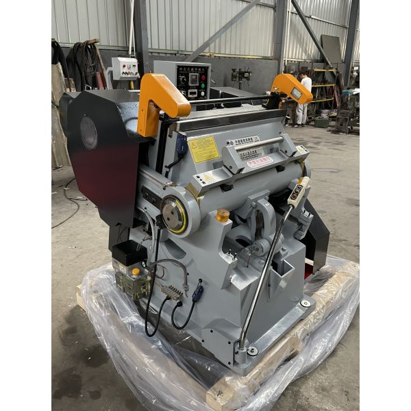 Promega Semi Automatic Die Cutting & Creasing Machine Flat Table Design Paper Use 380V 252 Strokes/Min 550mm Working Width