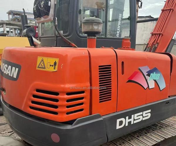 Excavatrice compacte Doosan DH55 d'occasion avec moteur Yanmar 4TNV94L