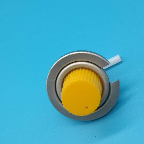 High-Precision Refillable Gas Canister Valve for Beverage Carbonation Systems with Integrated Pressure Gauge