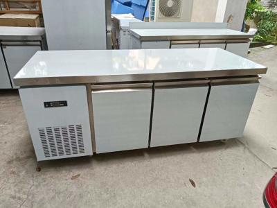 3 portas Chiller de aço inoxidável Equipamento de cozinha de mesa de trabalho