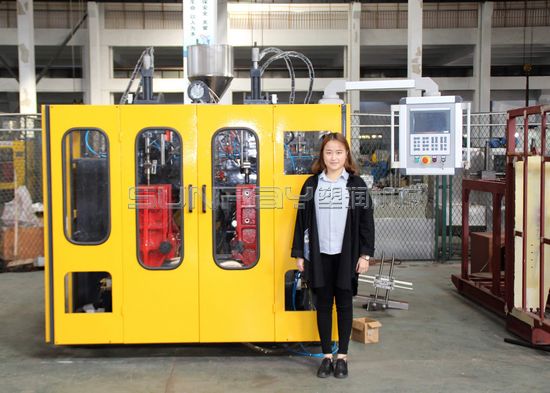 1 Liter Oil / Jerry Can Plastic Blow Molding Machine Capacity 500BPH SRB70D-2